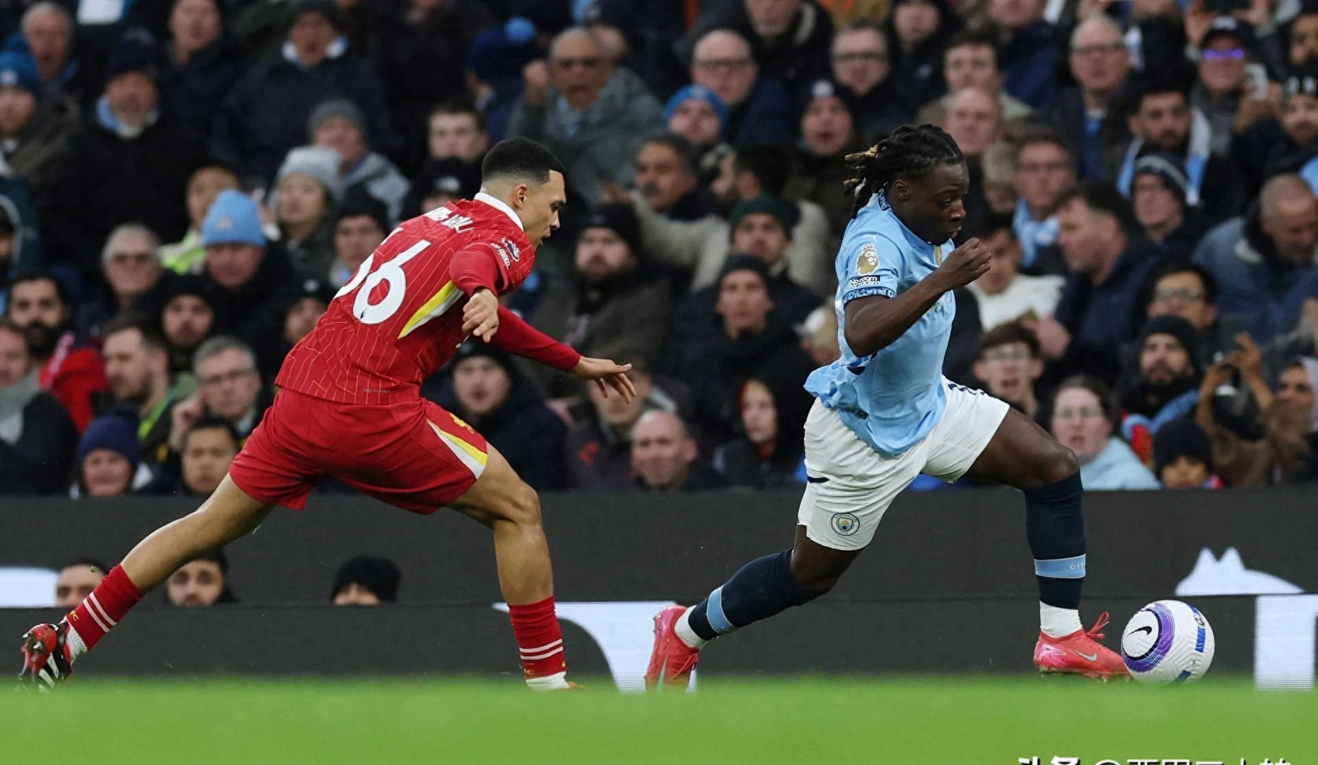 开云官网登录-包含英超焦点战，比分3-2，绝杀球由前锋艾伦打入，控球率65%，射门次数21次的词条