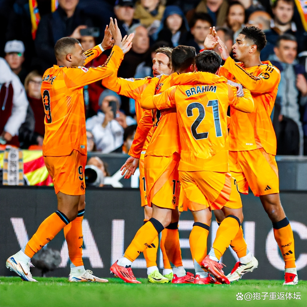 开云·体育官网APP下载-“西甲豪门鏖战，争夺最后欧冠门票激烈展开”