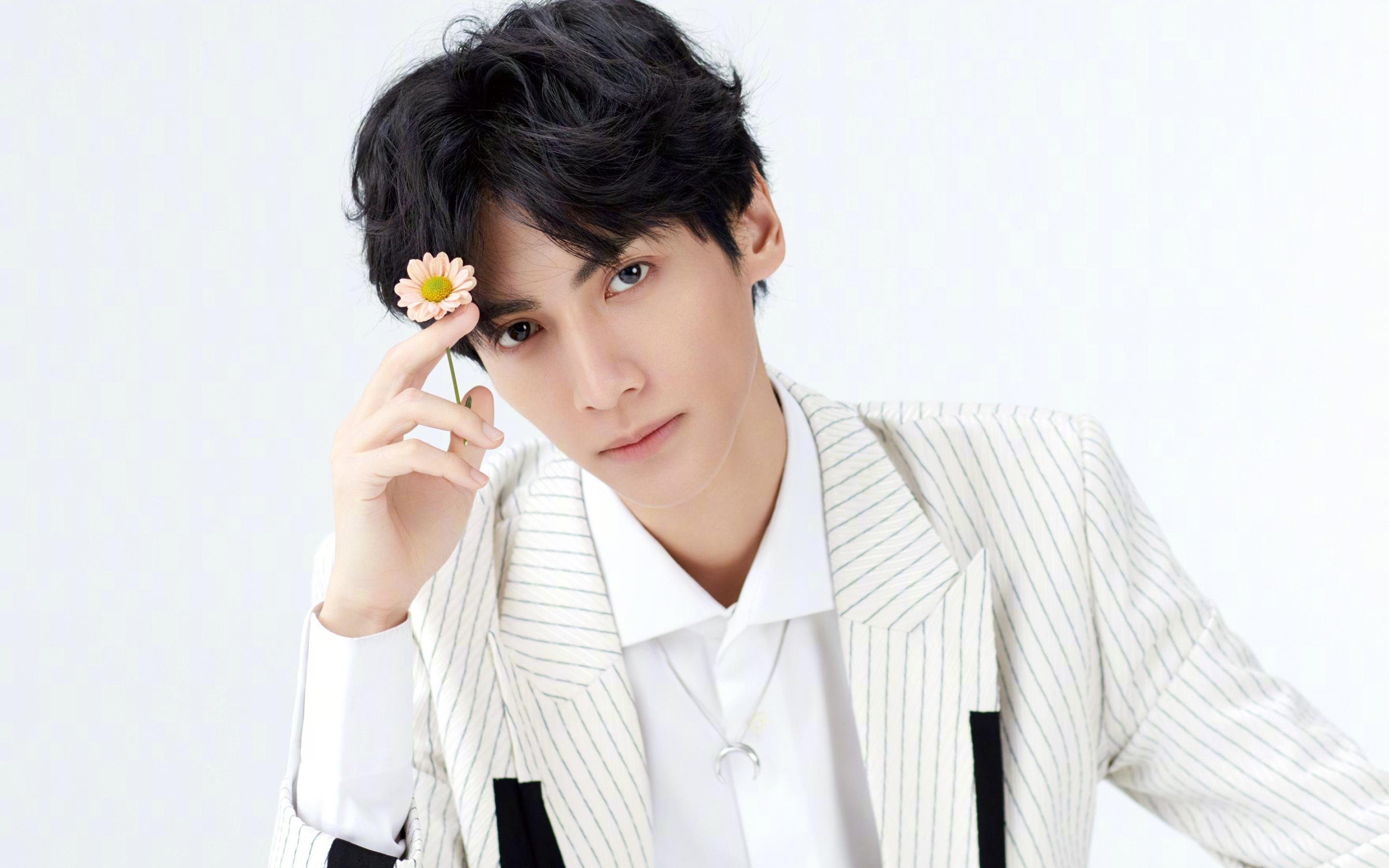 美方划频提升更剧烈，中方更线性稳定，中方欲发言时美方赶走媒体