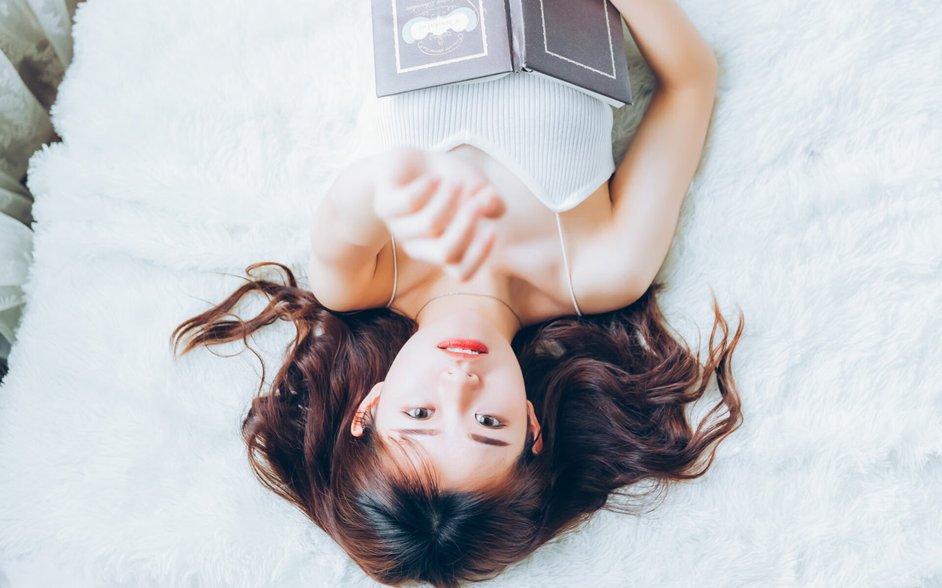 开云kaiyun-训练营中加入跳绳平衡跑等基础动作提高身体协调性，平衡绳连续跳