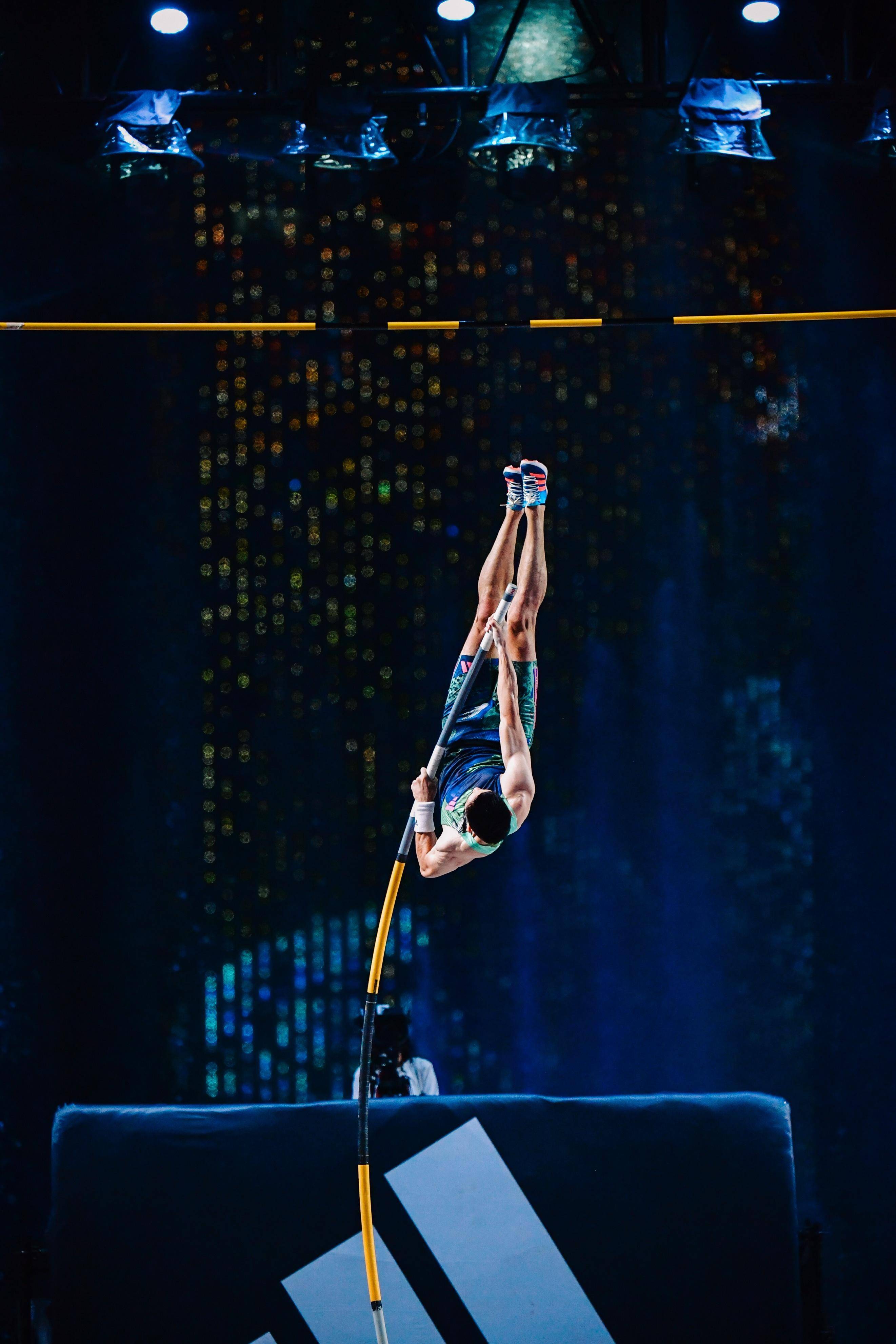 开云体育：赛场上的明星：运动员如何成就自己的品牌的简单介绍